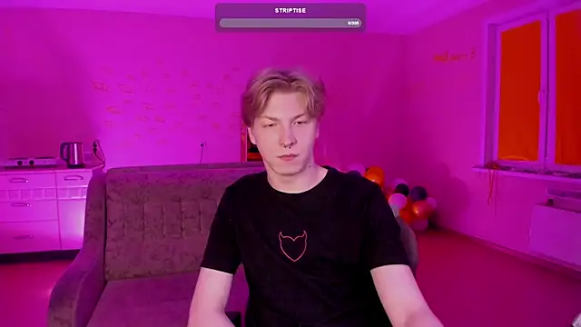 Snapshot of TheMikeSever chatting on February 2025 08:55:02 PM TheMikeSever online show from February 2025 08:55:02 PM