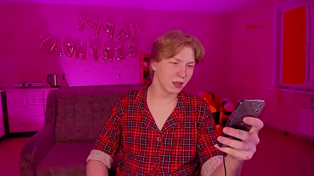 Snapshot of TheMikeSever chatting on March 2025 08:42:01 PM TheMikeSever online show from March 2025 08:42:01 PM