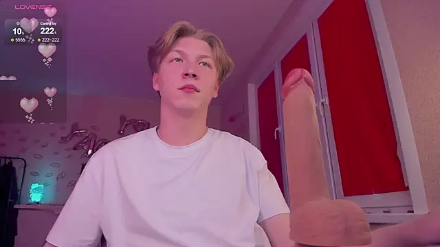 Snapshot of TheMikeSever chatting on September 2025 05:24:01 PM TheMikeSever online show from September 2025 05:24:01 PM