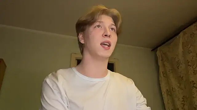 Snapshot of TheMikeSever chatting on September 2025 06:00:01 PM TheMikeSever online show from September 2025 06:00:01 PM