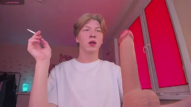 Snapshot of TheMikeSever chatting on October 2025 07:07:01 AM TheMikeSever online show from October 2025 07:07:01 AM