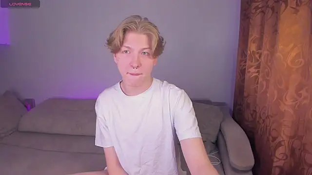 Snapshot of TheMikeSever chatting on October 2025 12:33:02 AM TheMikeSever online show from October 2025 12:33:02 AM