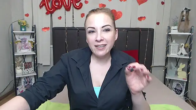 ElizabethSho online show from April 2026 06:20:01 PM