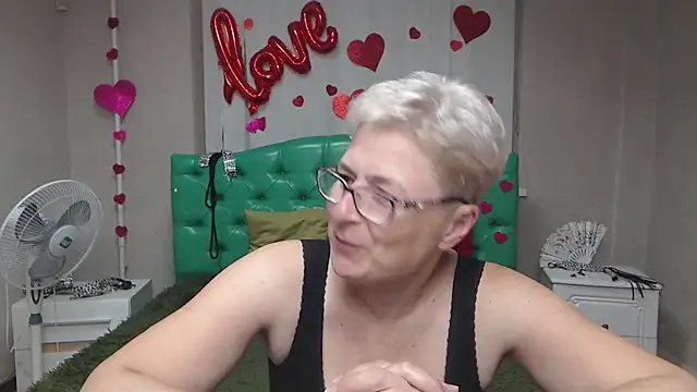 EmiliaGree online show from September 2025 05:03:01 PM