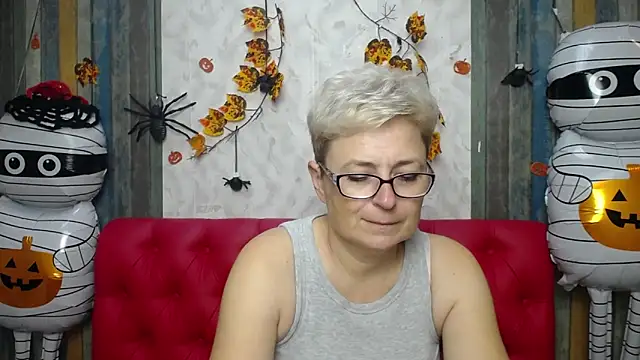 EmiliaGree online show from November 2025 06:10:01 PM