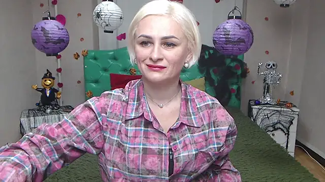 OliviaHorst online show from October 2025 05:08:02 PM