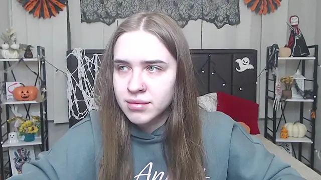 LauraHlot online show from October 2025 06:42:01 PM