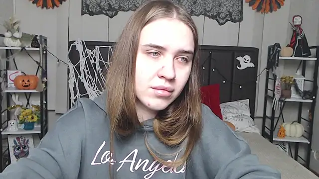 LauraHlot online show from November 2025 07:10:01 PM