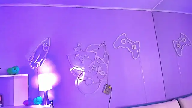 Camiila Osorio online show from November 2025 07:25:01 PM