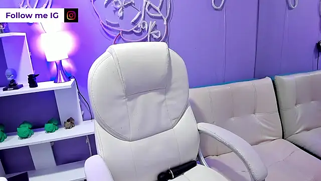 Camiila Osorio online show from January 2026 04:00:01 PM