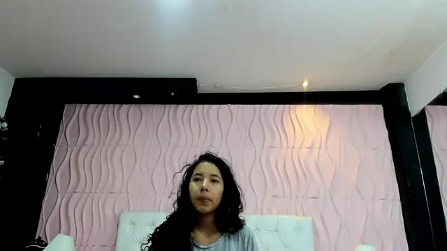 Snapshot of SofiSinfull chatting on February 2025 01:09:02 PM SofiSinfull online show from February 2025 01:09:02 PM