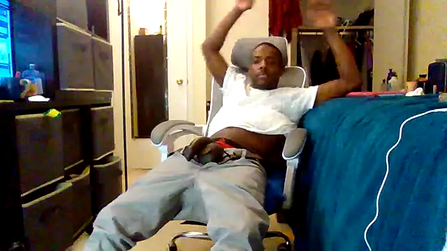 SirSubtrainer online show from February 2025 04:01:01 AM