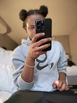 Snapshot of MobyDxck chatting on January 2025 11:33:02 PM MobyDxck online show from January 2025 11:33:02 PM