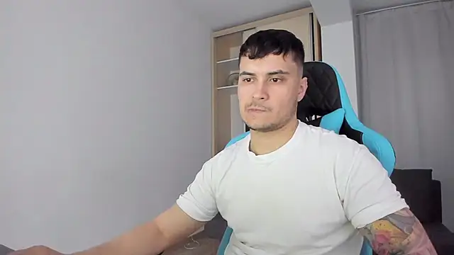 MatMalonne online show from March 2025 04:02:01 PM