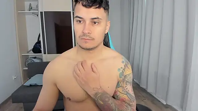 MatMalonne online show from November 2025 07:30:02 AM