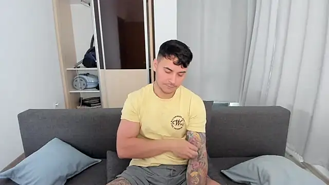 MatMalonne online show from November 2025 09:10:02 AM