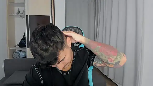 MatMalonne online show from November 2025 06:04:02 PM