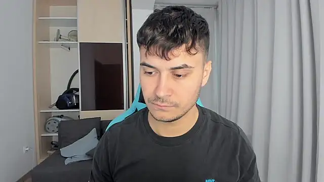 MatMalonne online show from November 2025 07:54:01 AM