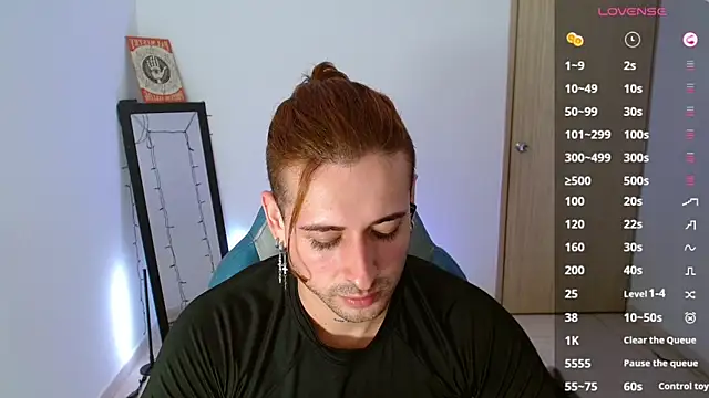Snapshot of Ares_blue chatting on February 2025 02:04:02 PM Ares blue online show from February 2025 02:04:02 PM