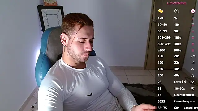 Snapshot of Ares_blue chatting on February 2025 11:31:01 AM Ares blue online show from February 2025 11:31:01 AM
