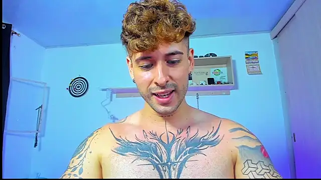Snapshot of Ares_blue chatting on May 2026 02:24:02 PM Ares blue online show from May 2026 02:24:02 PM