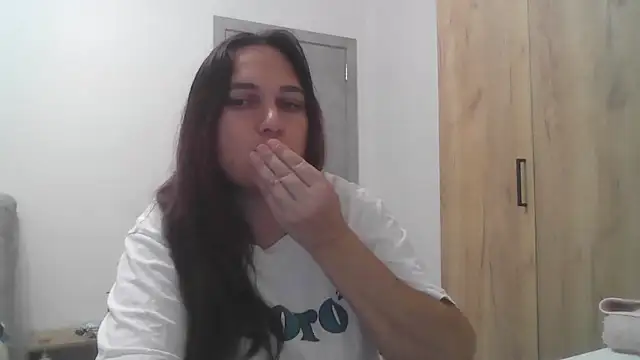 Snapshot of Etty_Margery chatting on December 2024 03:37:02 PM Etty Margery online show from December 2024 03:37:02 PM