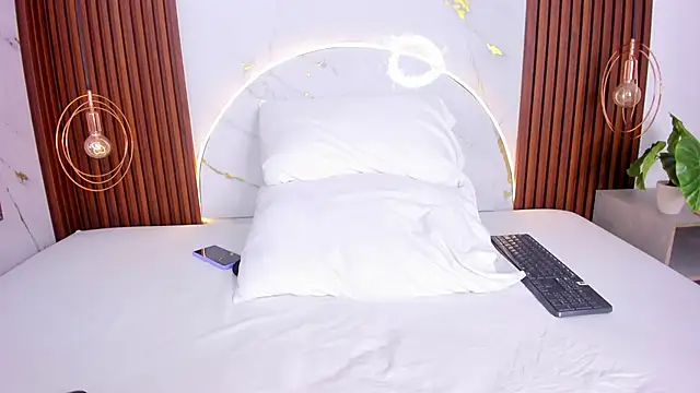 miamiller69 online show from November 2025 04:45:02 AM