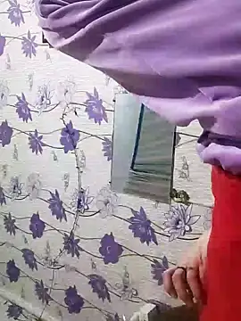 Snapshot of SweetLeila40 chatting on January 2025 07:02:02 PM SweetLeila40 online show from January 2025 07:02:02 PM