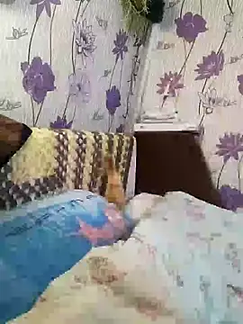 Snapshot of SweetLeila40 chatting on January 2025 06:53:02 PM SweetLeila40 online show from January 2025 06:53:02 PM