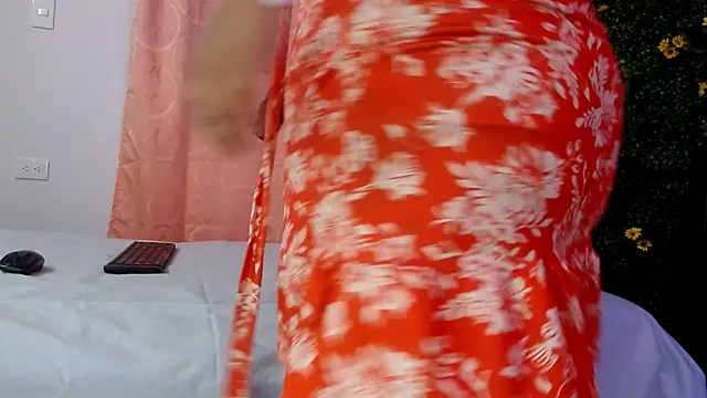 evaleribigtits18 online show from December 2025 04:01:02 PM