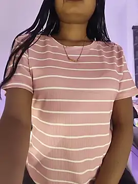 yhona darling online show from May 2026 06:04:02 PM