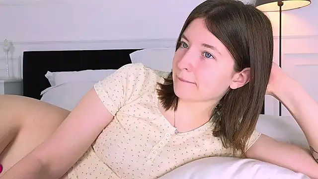 Snapshot of MoonAngelic chatting on March 2025 02:42:02 AM MoonAngelic online show from March 2025 02:42:02 AM