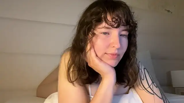 Snapshot of MoonAngelic chatting on July 2026 02:27:02 AM MoonAngelic online show from July 2026 02:27:02 AM