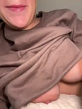 lilylush24 online show from December 2024 01:08:02 PM