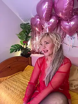 Snapshot of KelliRaid chatting on February 2025 07:54:02 AM KelliRaid online show from February 2025 07:54:02 AM