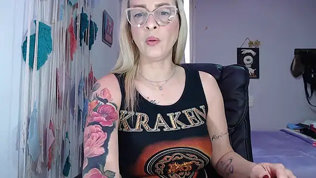 yulieth anamar online show from December 2024 10:08:02 PM