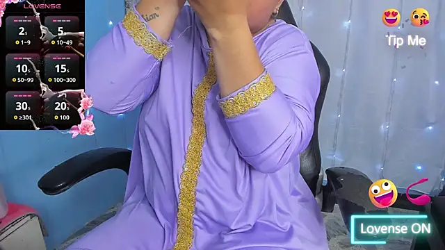 Snapshot of Falak-Yasin chatting on June 2026 11:47:02 AM Falak-Yasin online show from June 2026 11:47:02 AM