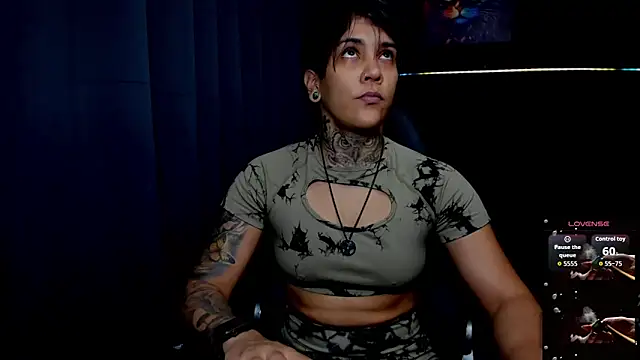 ZhoeStrong online show from November 2025 08:58:01 PM