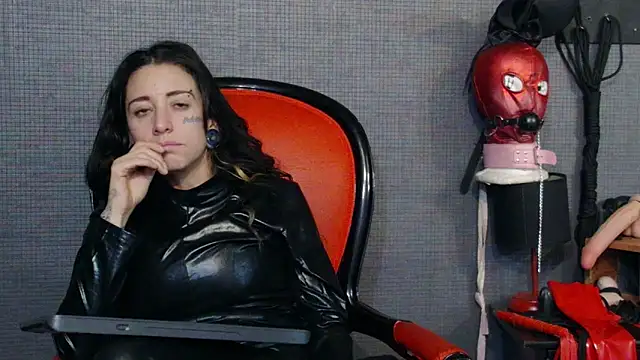 LusstCruella online show from March 2025 06:50:01 PM