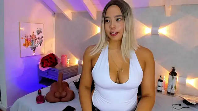 Martina Miiller online show from April 2026 12:54:01 PM