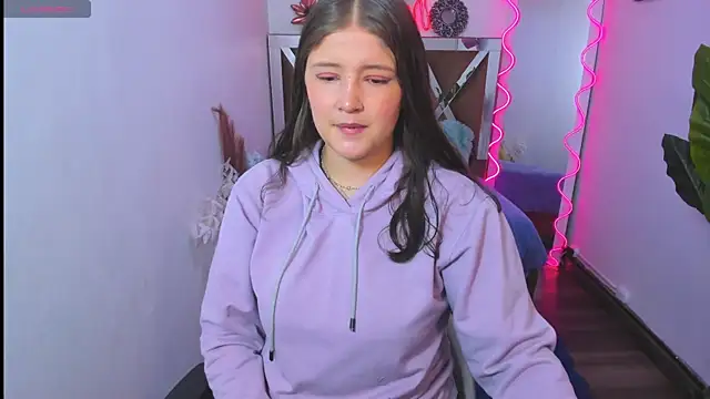 Snapshot of Krysstal_tay chatting on December 2024 12:23:02 PM Krysstal tay online show from December 2024 12:23:02 PM