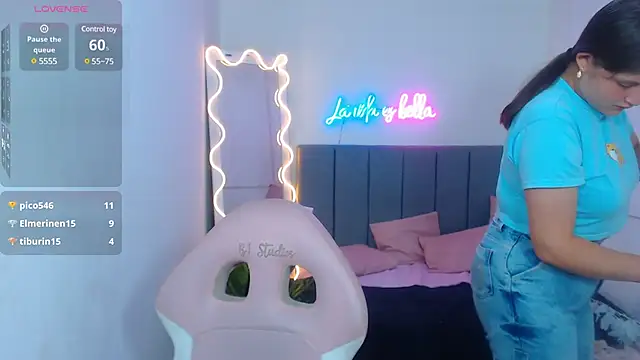 Snapshot of Krysstal_tay chatting on January 2025 06:23:01 PM Krysstal tay online show from January 2025 06:23:01 PM