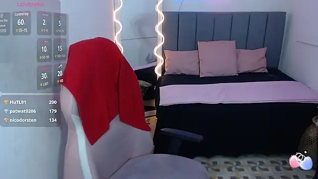 Snapshot of Krysstal_tay chatting on February 2025 06:13:02 PM Krysstal tay online show from February 2025 06:13:02 PM