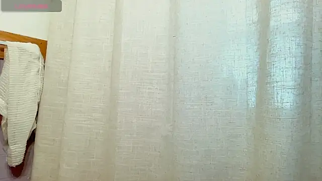 Snapshot of SkarlettRose96 chatting on October 2025 06:41:01 PM SkarlettRose96 online show from October 2025 06:41:01 PM