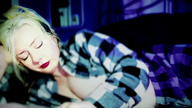 Snapshot of SkarlettRose96 chatting on November 2025 02:36:01 AM SkarlettRose96 online show from November 2025 02:36:01 AM