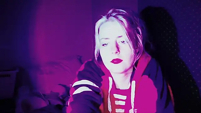 Snapshot of SkarlettRose96 chatting on November 2025 10:08:02 AM SkarlettRose96 online show from November 2025 10:08:02 AM