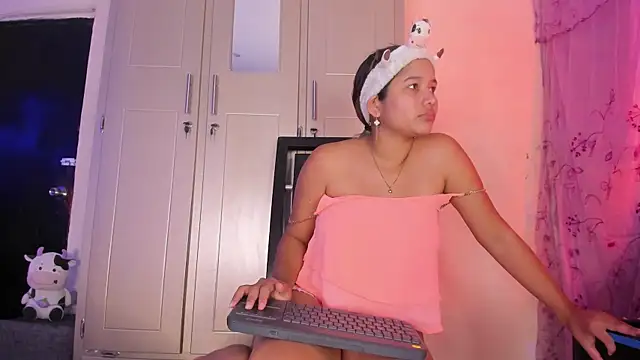 dafnezahiraa  online show from May 2026 07:40:02 PM