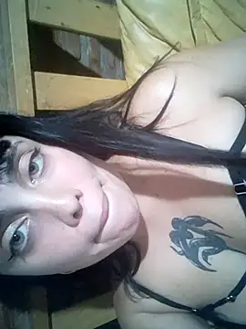 Snapshot of lucylovles chatting on May 2026 04:51:01 AM lucylovles online show from May 2026 04:51:01 AM