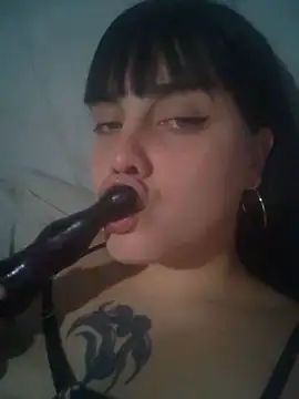 Snapshot of lucylovles chatting on May 2026 10:18:01 PM lucylovles online show from May 2026 10:18:01 PM