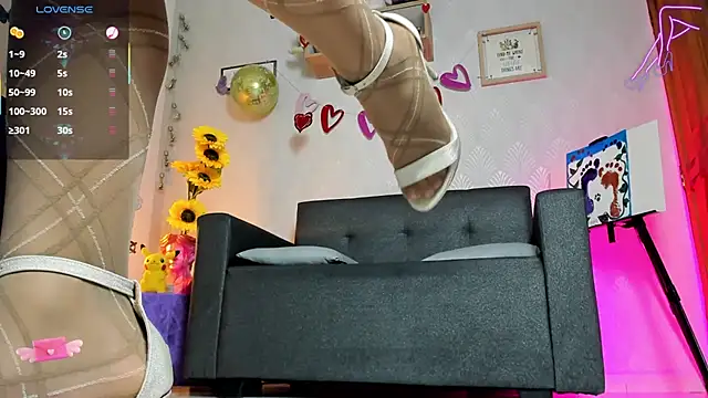 Alaia Love77 online show from March 2026 04:44:02 PM